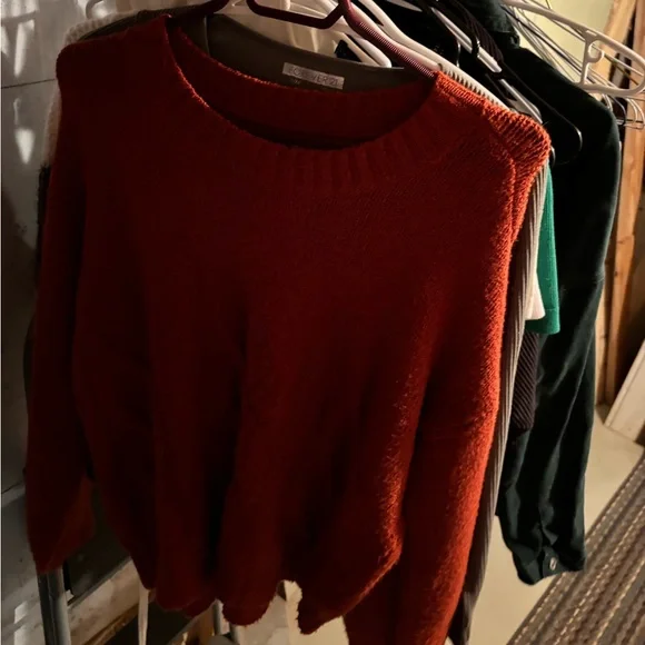 Clothes - Picture 5 of 15